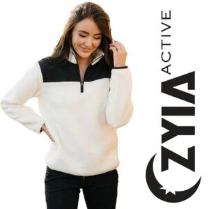 Like new Zyia Cream Fleece 1/4 Zip Pullover